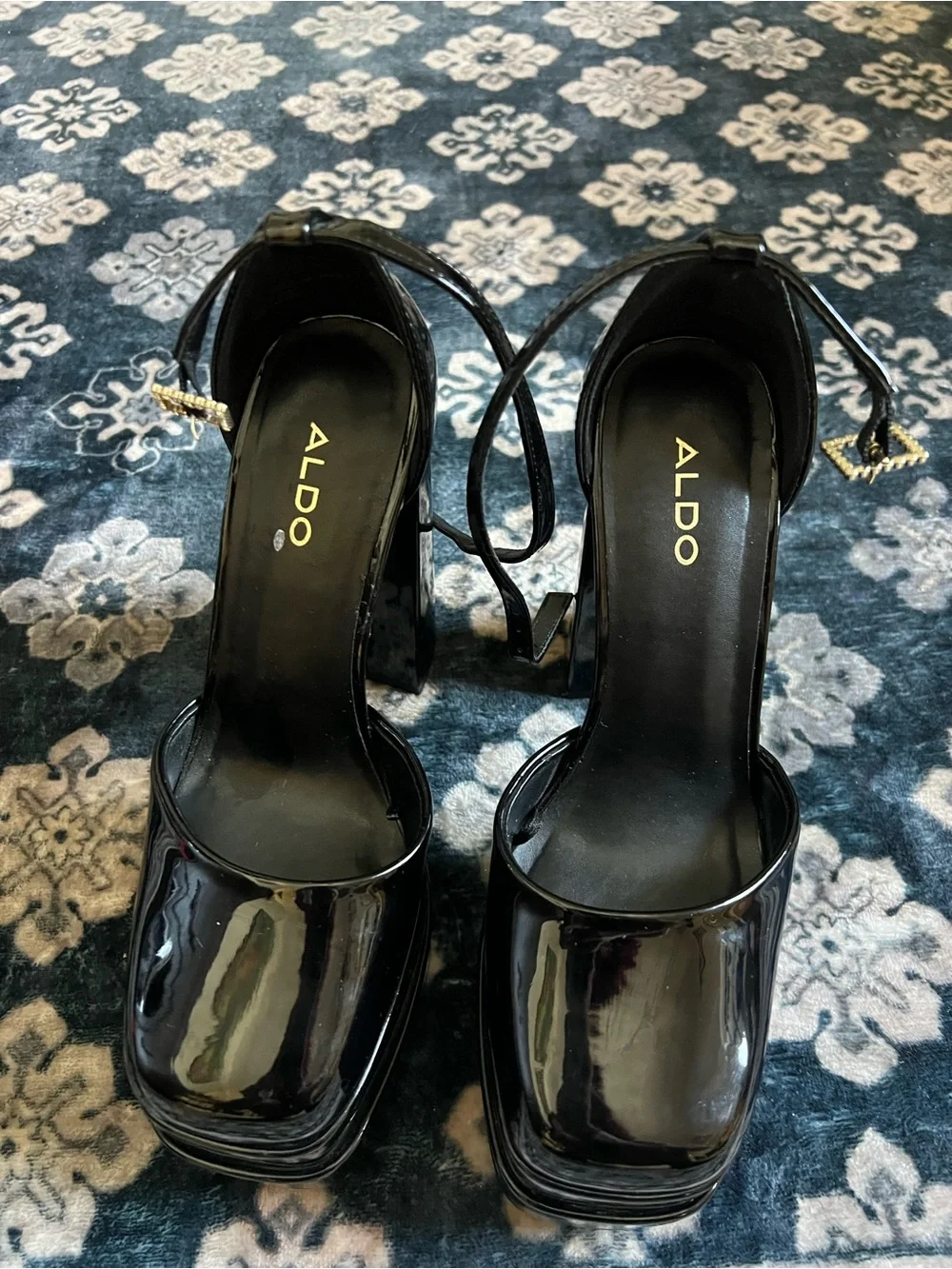 ALDO Black Patent Platform Block-Heel size 7
